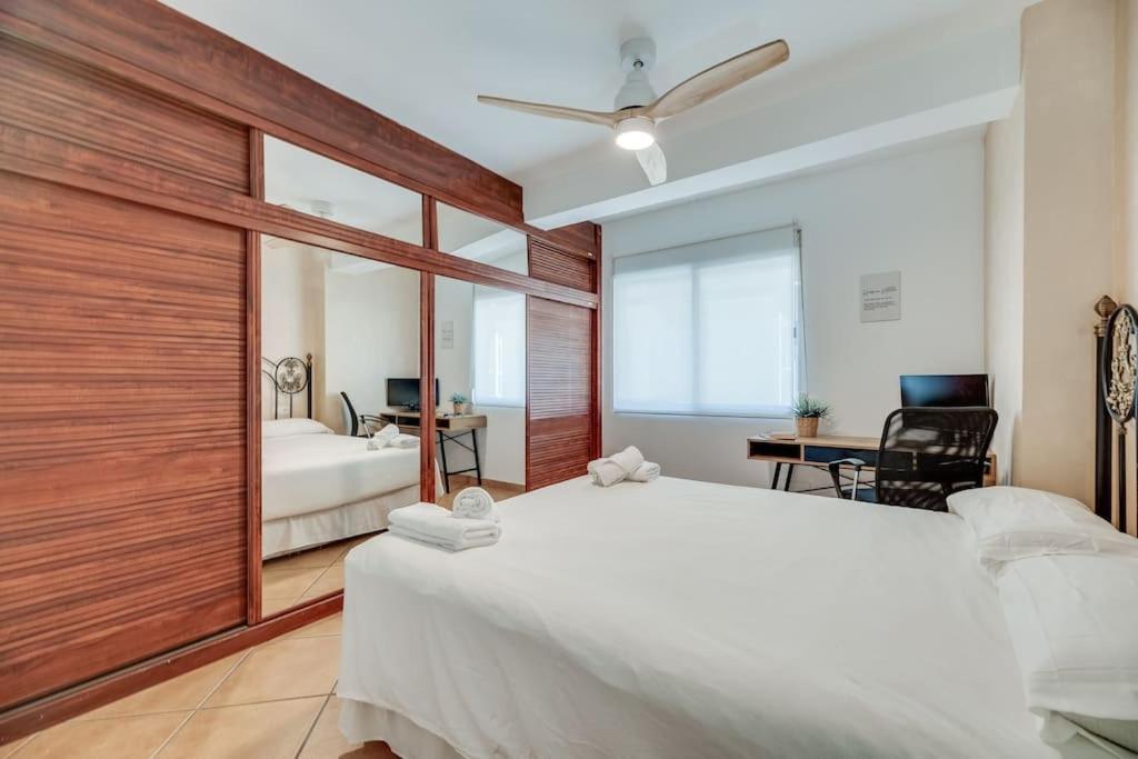 Encantador Apartamento Cerca Del Mar Malaga Luaran gambar