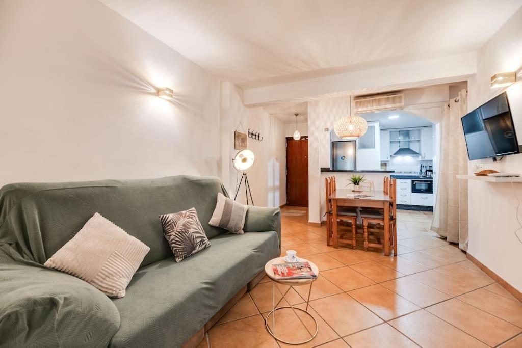 Encantador Apartamento Cerca Del Mar Malaga Luaran gambar